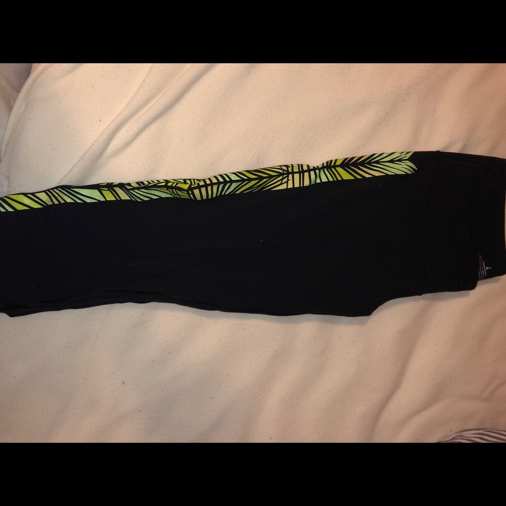 Lululemon wunder under crops